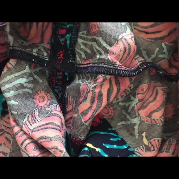 Lilly Pulitzer Callahan Shorts - Picture 4 of 4